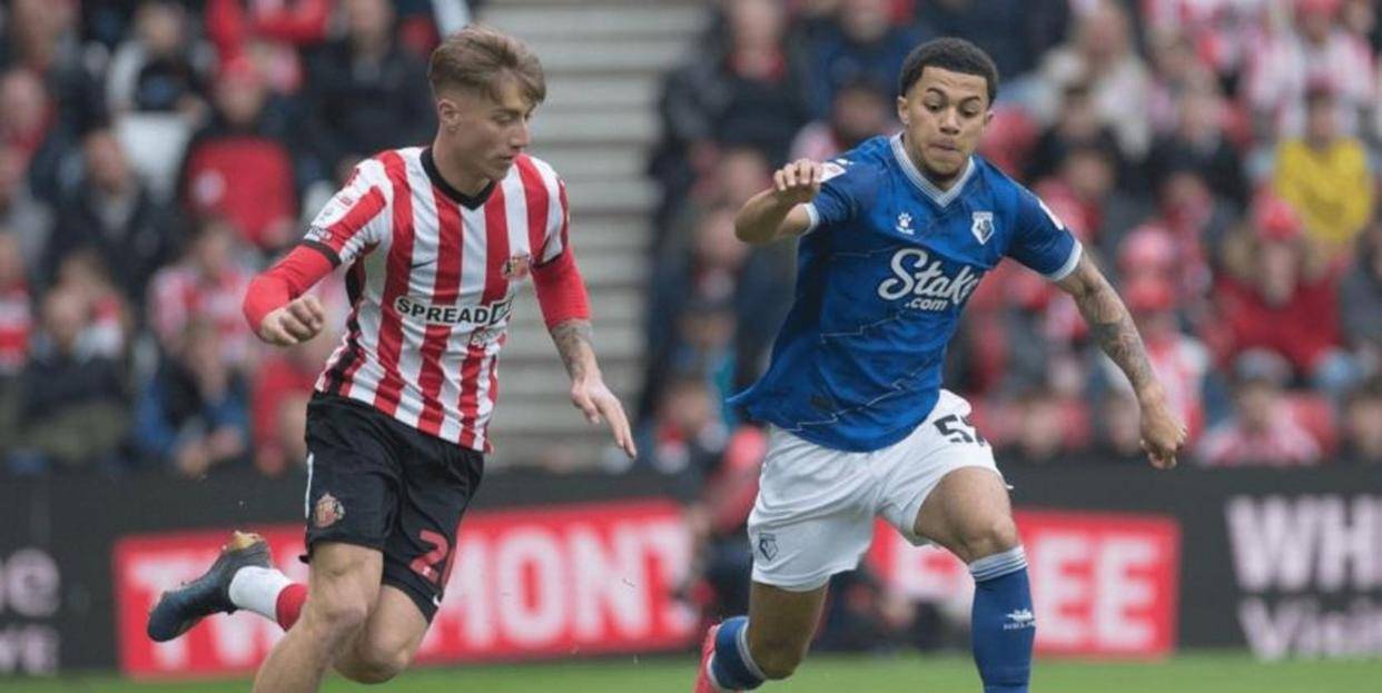 穆雷爆冷击败巴塞罗那西汉姆围绕德甲止住颓势，清晨里尔备战欧超杯瞬间刷屏的简单介绍