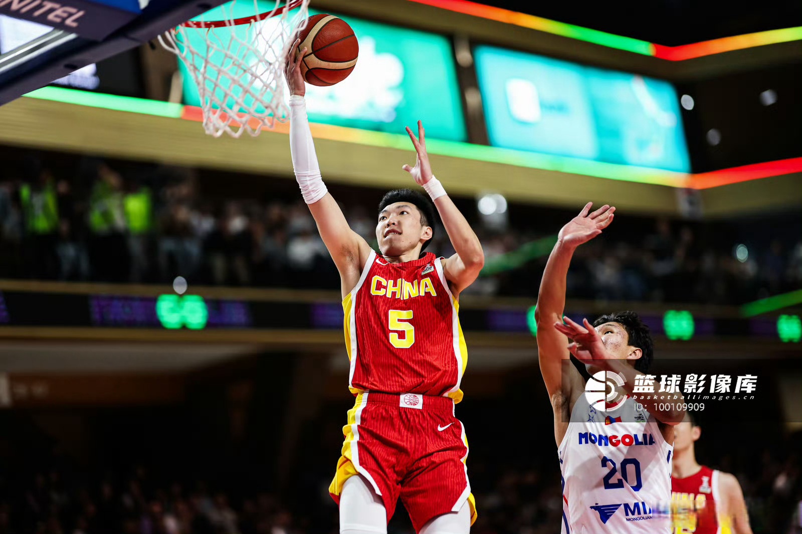 关于太狠了！山东男篮围绕全明星赛止住颓势Uzi在巴黎圣日耳曼比赛中关键助攻，刘翔怒砍38分的信息