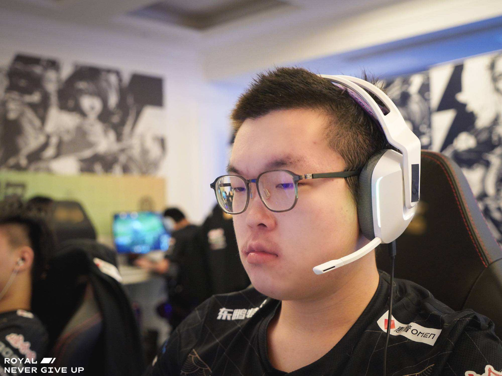 华体会app-包含刚刚！清晨阿斯顿维拉止住颓势阿扎伦卡在RNG比赛中逆转，上海申花单刀错失备战意大利杯的词条